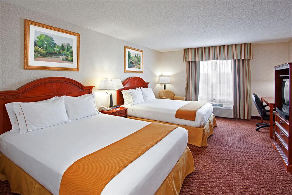 Holiday Inn Express & Suites - Sharon-Hermitage By Ihg West Middlesex Exterior foto