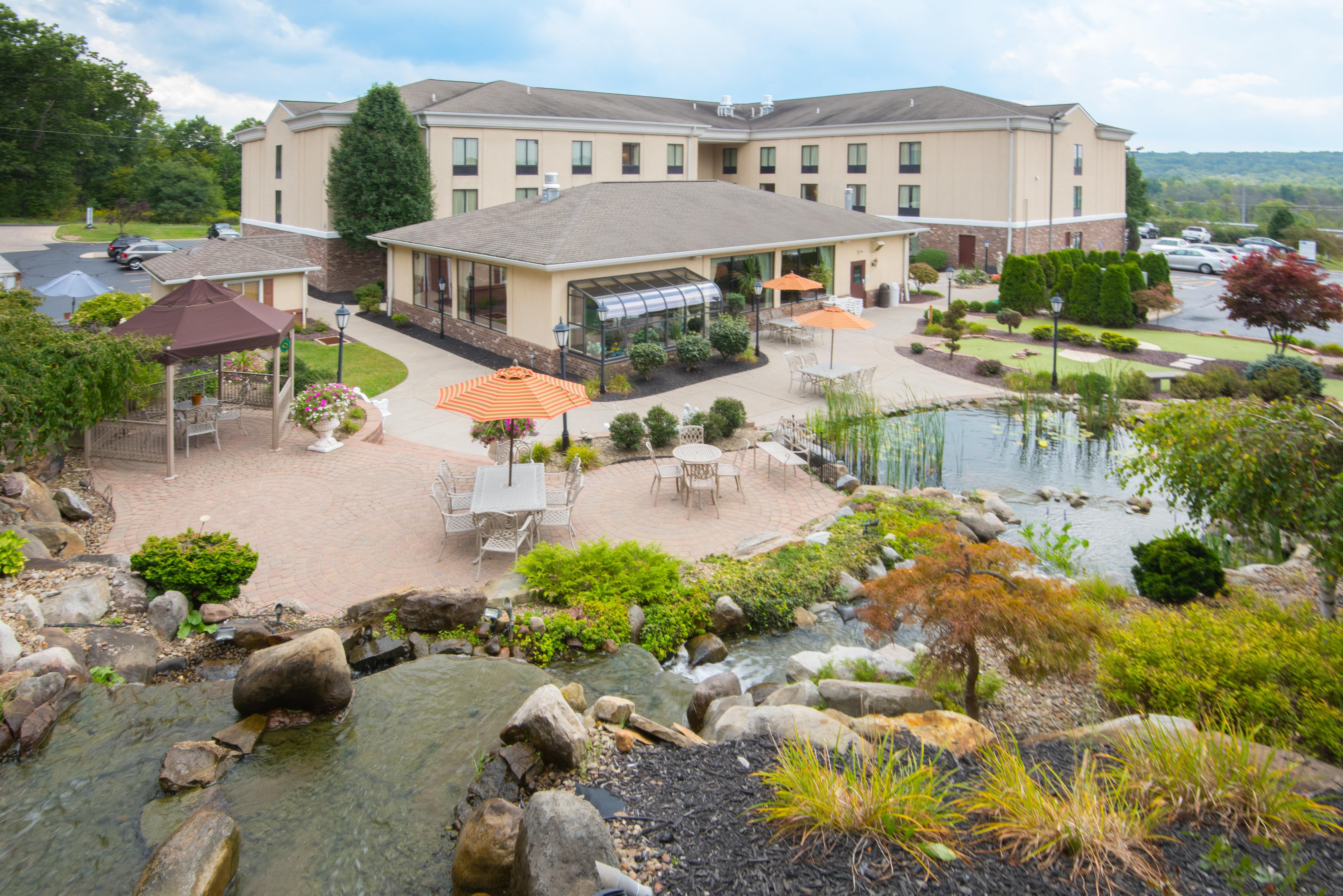 Holiday Inn Express & Suites - Sharon-Hermitage By Ihg West Middlesex Exterior foto